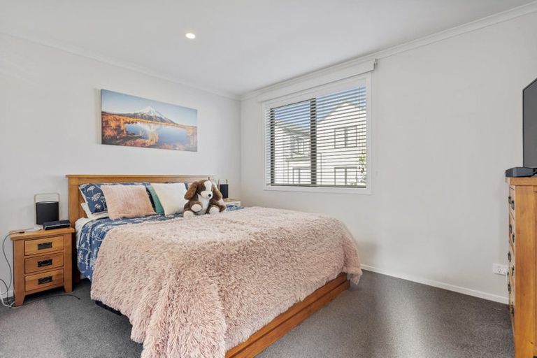 Photo of property in 10 Uku Lane, Hobsonville, Auckland, 0616