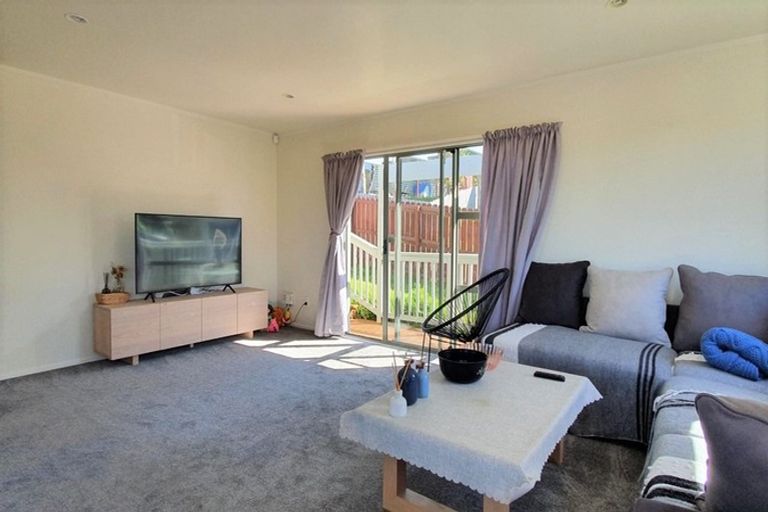 Photo of property in 54b Verran Road, Birkdale, Auckland, 0626