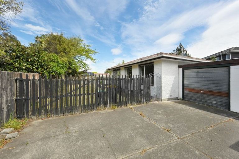 Photo of property in 2/3 Sequoia Place, Parklands, Christchurch, 8083