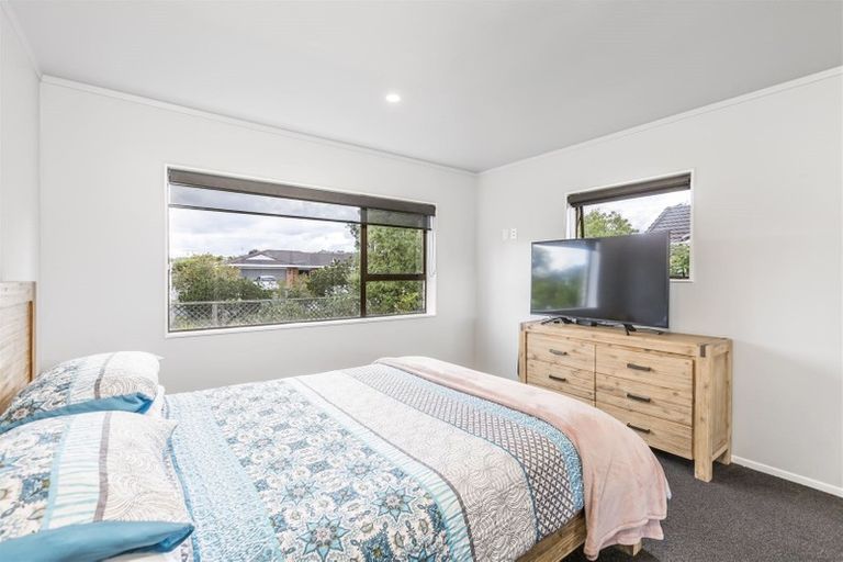 Photo of property in 2/99 Riverside Road, Orewa, 0931