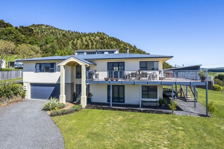 Photo of property in 33 Turangitukua Terrace, Kuratau, Turangi, 3381