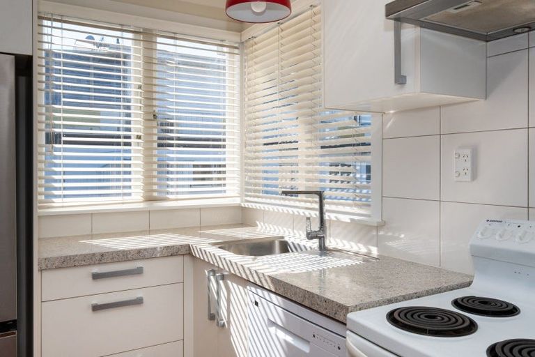 Photo of property in 6 Lee Road, Taradale, Napier, 4112