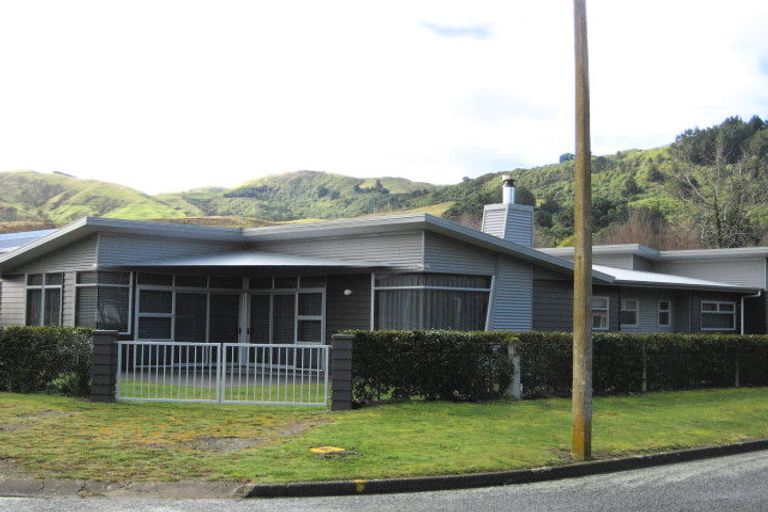 Photo of property in 2 Keitha Place, Kinloch, Taupo, 3377