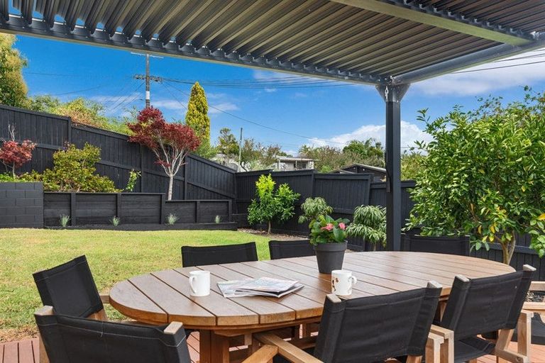 Photo of property in 1/9 Watea Road, Torbay, Auckland, 0630