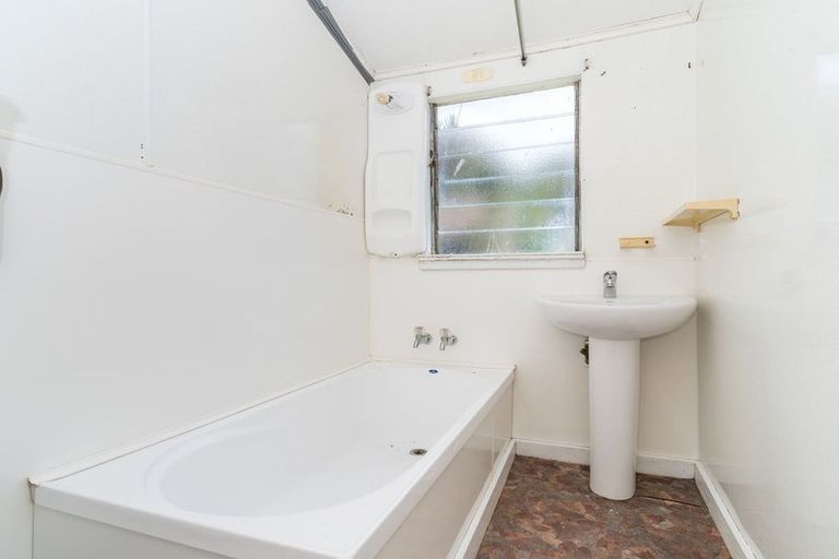 Photo of property in 32 Neidpath Road, Mornington, Dunedin, 9011