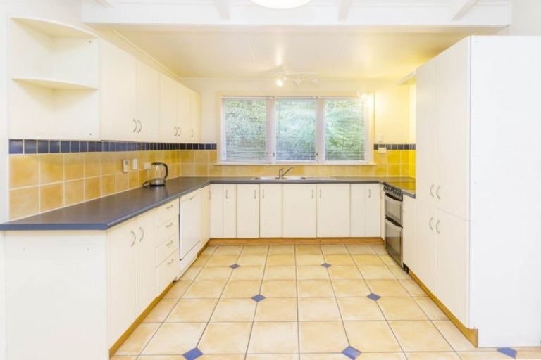Photo of property in 29 Blue Mountains Road, Silverstream, Upper Hutt, 5019