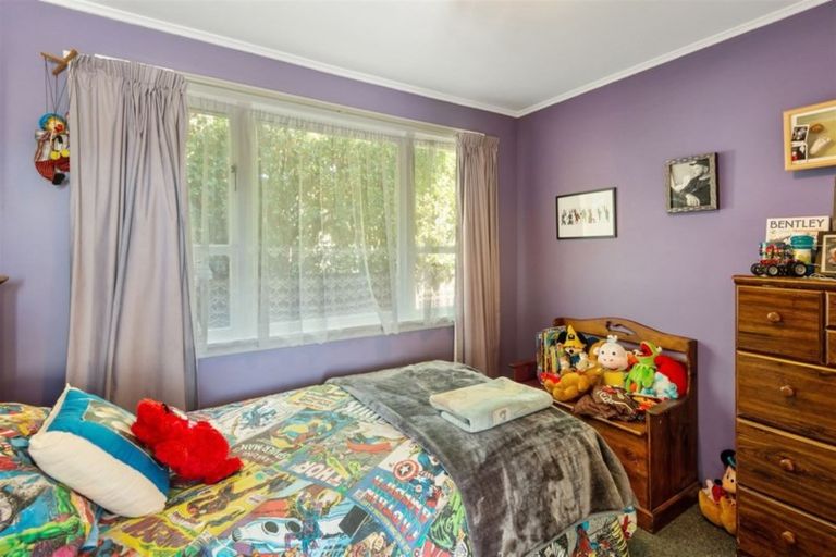 Photo of property in 18 Ngata Place, Hei Hei, Christchurch, 8042