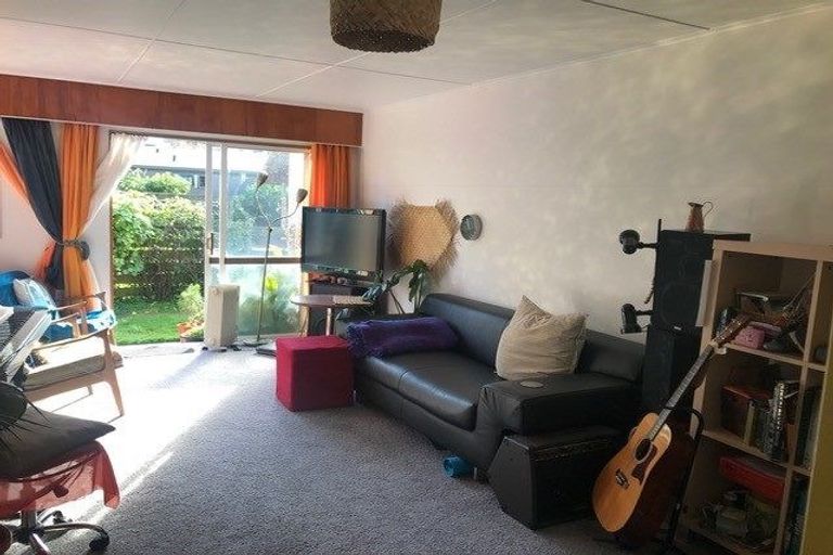 Photo of property in 3/10 Pitoitoi Road, Days Bay, Lower Hutt, 5013