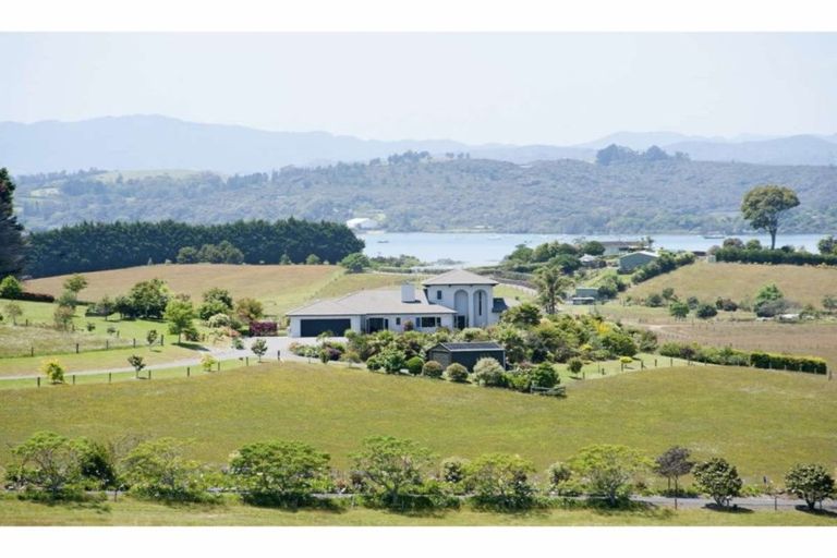 Photo of property in 21 Magnolia Tree Lane, Kerikeri, 0294