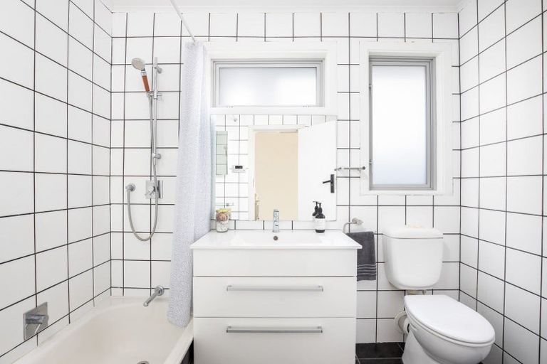 Photo of property in 266 Coronation Avenue, Welbourn, New Plymouth, 4310