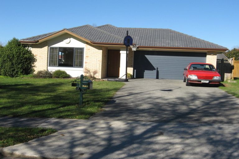 Photo of property in 8 Avonglen Court, Wattle Downs, Auckland, 2103