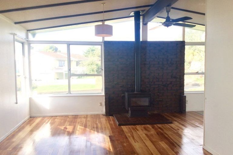 Photo of property in 115 Farquhar Road, Glendene, Auckland, 0602