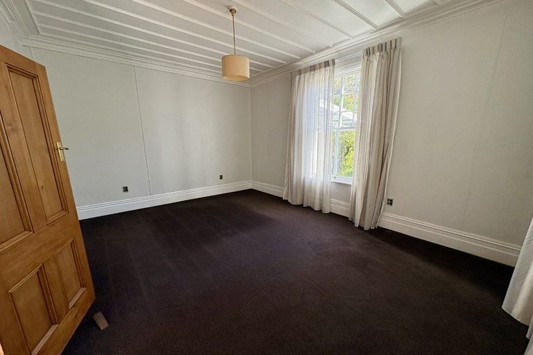 Photo of property in 31 Coote Road, Bluff Hill, Napier, 4110