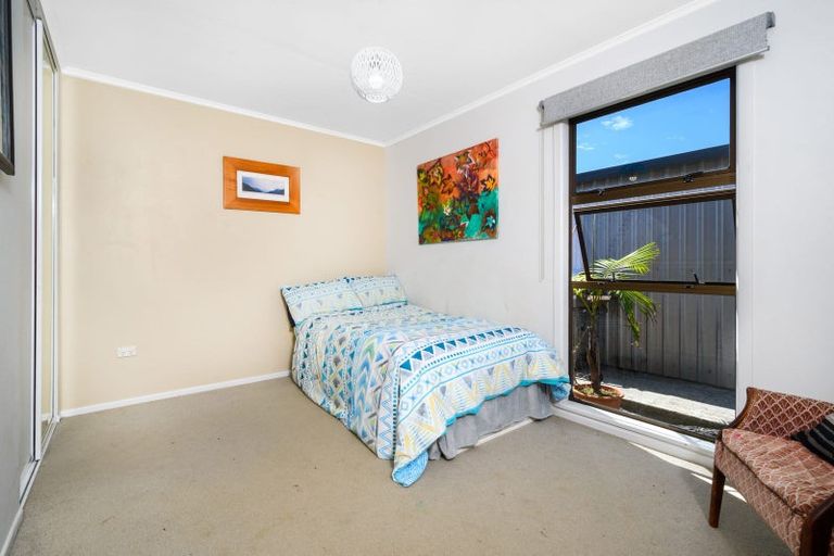 Photo of property in 633 Swanson Road, Swanson, Auckland, 0612