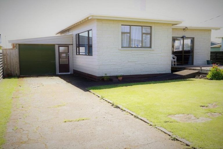 Photo of property in 18 Campbell Street, Hawera, 4610