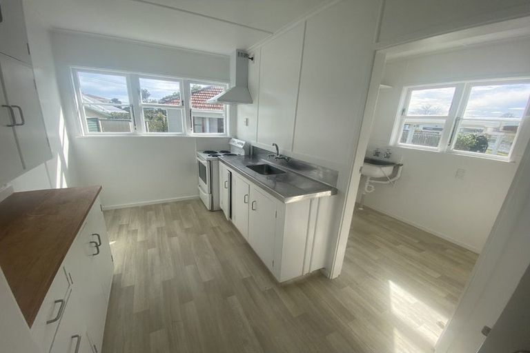 Photo of property in 9-11 Raleigh Street, Vogeltown, New Plymouth, 4310