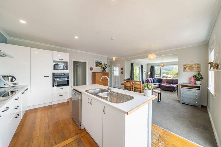 Photo of property in 14 Pempsey Street, Silverstream, Upper Hutt, 5019