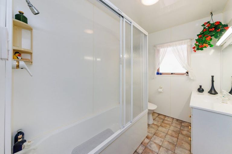 Photo of property in 3 Geraldine Crescent, Cloverlea, Palmerston North, 4412