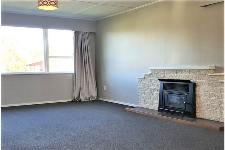 Photo of property in 1 Hardie Grove, Featherston, 5710