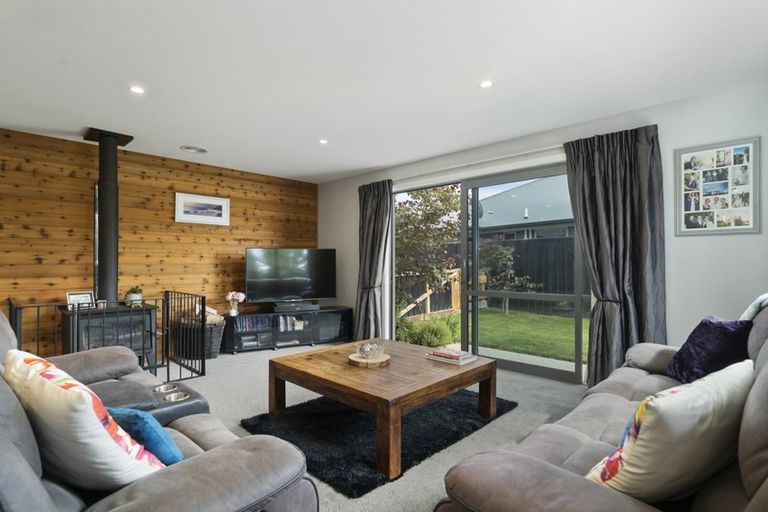 Photo of property in 14 Magnetic Place, Cromwell, 9310