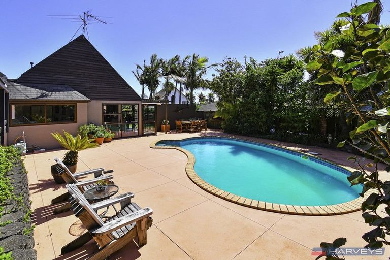 Photo of property in 23 Charles Prevost Drive, The Gardens, Auckland, 2105