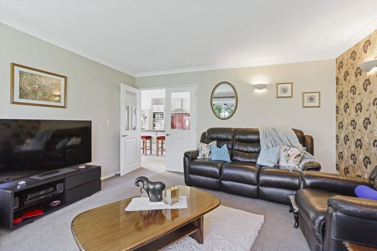 Photo of property in 10 Holly Place, Rangiora, 7400