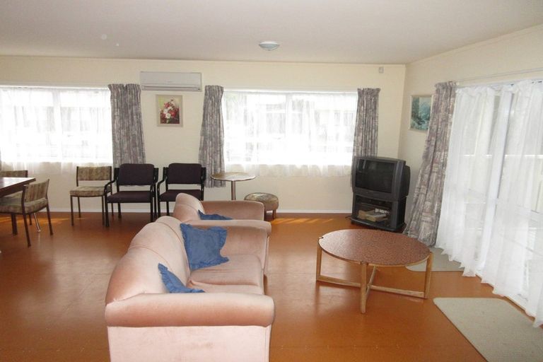 Photo of property in 72 Queens Road, Waikanae Beach, Waikanae, 5036