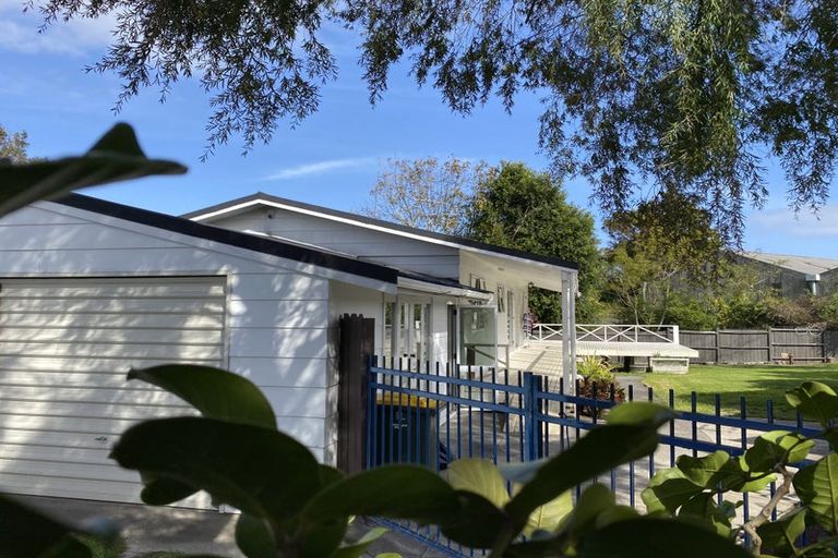 Photo of property in 16 Kakapo Place, Papatoetoe, Auckland, 2025
