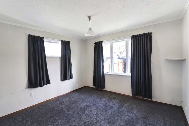 Photo of property in 1 Field Street, Silverstream, Upper Hutt, 5019