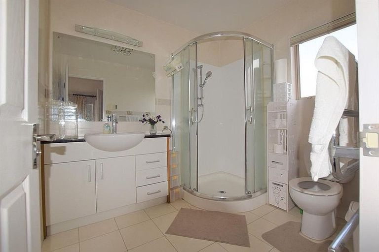 Photo of property in 23a Te Atatu Road, Te Atatu South, Auckland, 0610