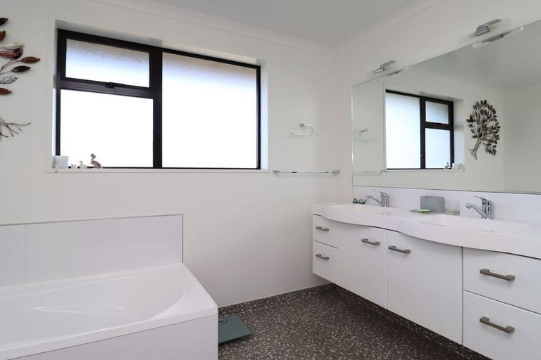 Photo of property in 79 Whiterocks Road, Deborah, Oamaru, 9492