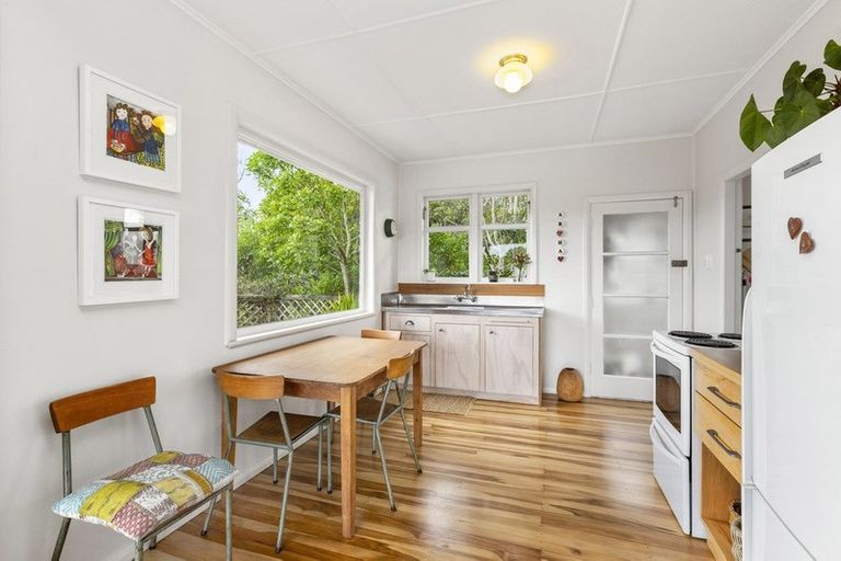 Photo of property in 10 Marine Parade, Raglan, 3225