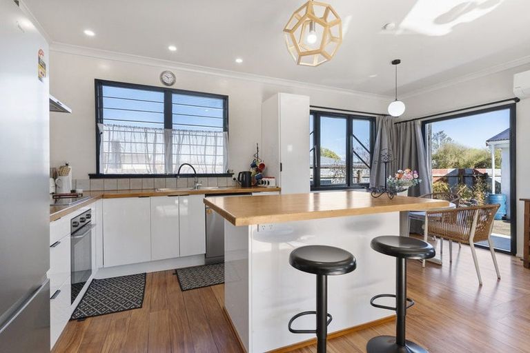 Photo of property in 53 Victoria Street, Carterton, 5713