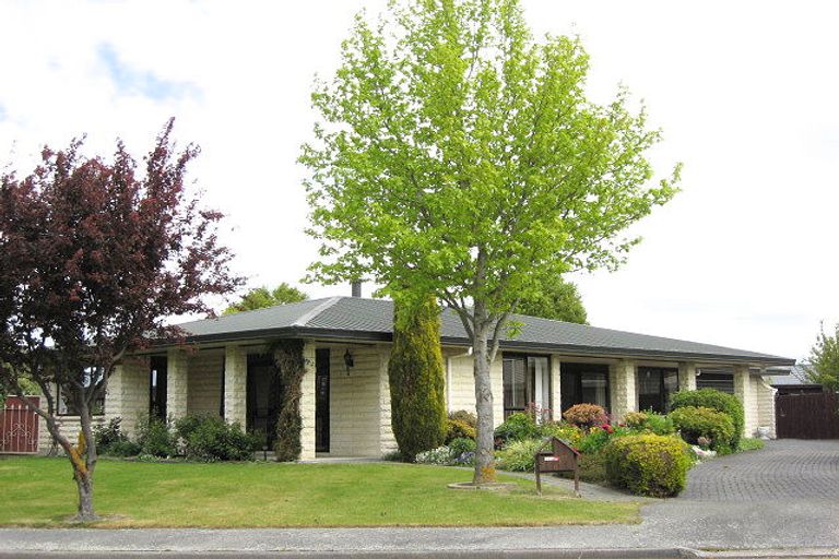 Photo of property in 37 Parkhouse Drive, Rangiora, 7400
