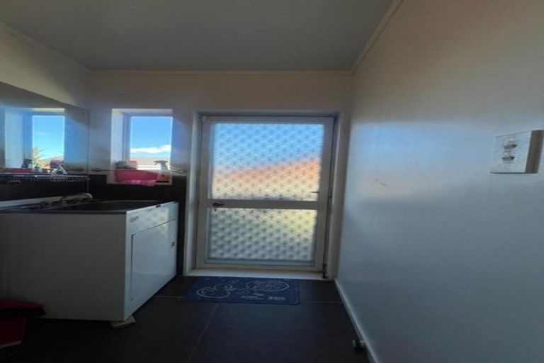 Photo of property in 1/3 Eulogy Place, Randwick Park, Auckland, 2105