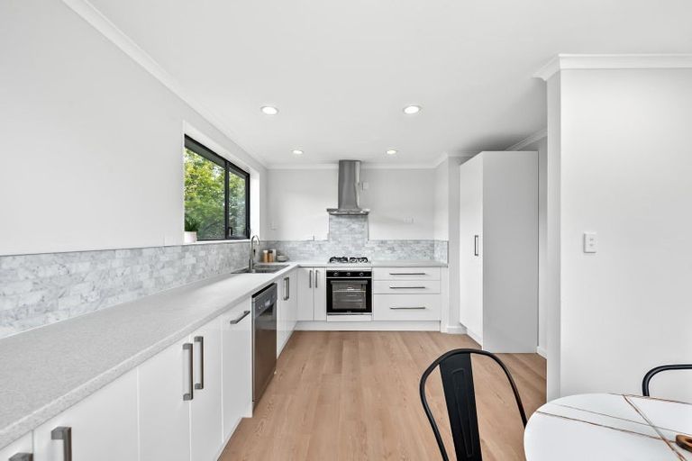 Photo of property in 54 Norana Road, Timberlea, Upper Hutt, 5018