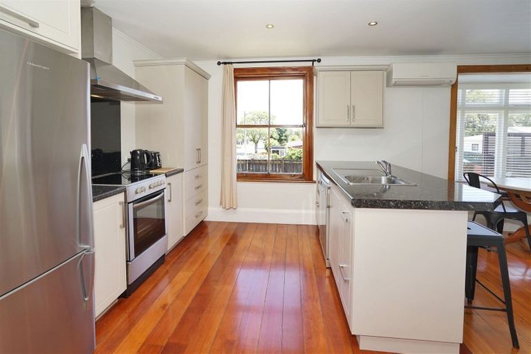 Photo of property in 126 Forest Lake Road, Forest Lake, Hamilton, 3200