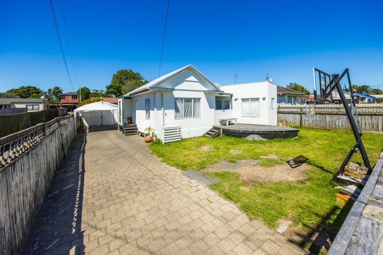 Photo of property in 12 Franklin Avenue, Papatoetoe, Auckland, 2024