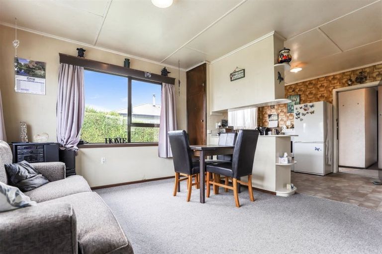 Photo of property in 98 Mcmurdo Street, Tinwald, Ashburton, 7700