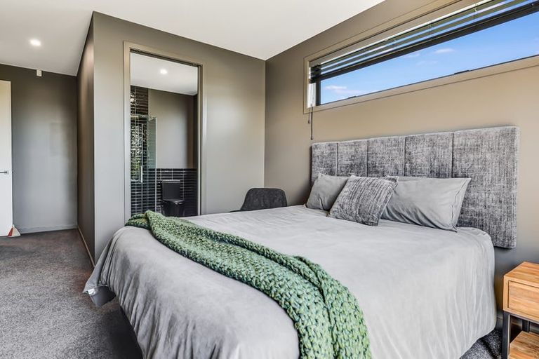 Photo of property in 2 Garland Lane, Leamington, Cambridge, 3432