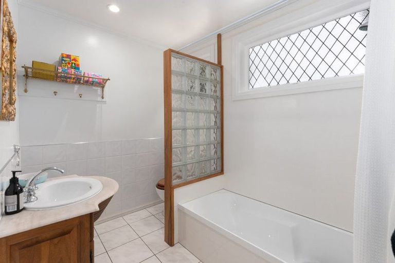 Photo of property in 284 Waiwhetu Road, Fairfield, Lower Hutt, 5011