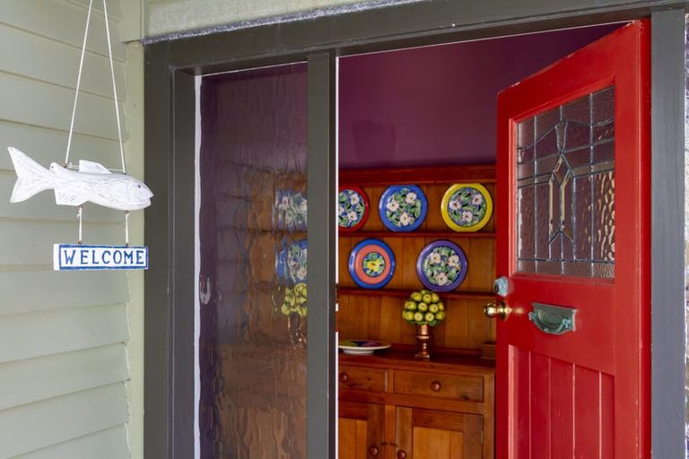 Photo of property in 12 Karekare Road, Raumati South, Paraparaumu, 5032