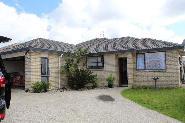 Photo of property in 12 George Arthur Place, Pukekohe, 2120