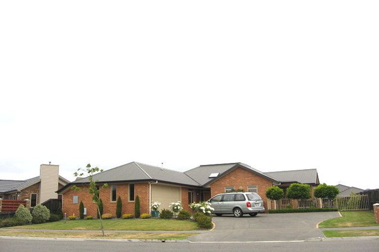 Photo of property in 64 Rothesay Road, Parklands, Christchurch, 8083