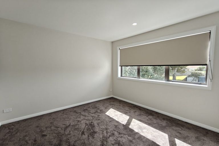 Photo of property in 52d Hutchinsons Road, Bucklands Beach, Auckland, 2014