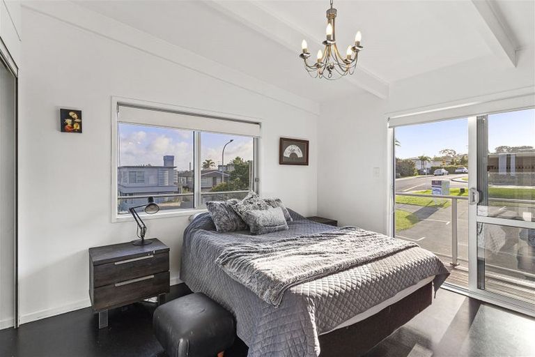 Photo of property in 1/41 Seaview Road, Castor Bay, Auckland, 0620