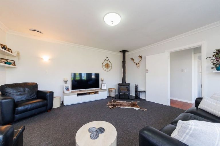 Photo of property in 41 Pahiatua Street, Hokowhitu, Palmerston North, 4410