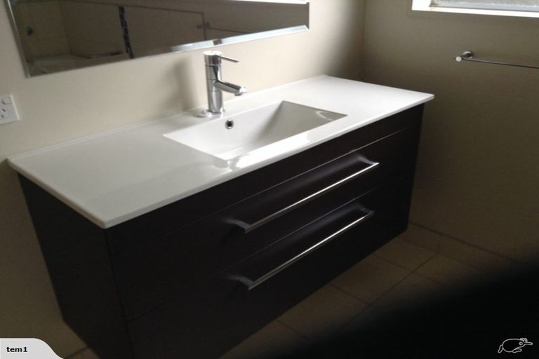 Photo of property in 5 Hunt Lane, Avondale, Christchurch, 8061