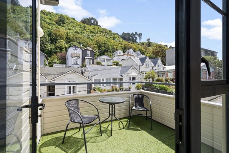 Photo of property in 2a Lewisville Terrace, Thorndon, Wellington, 6011