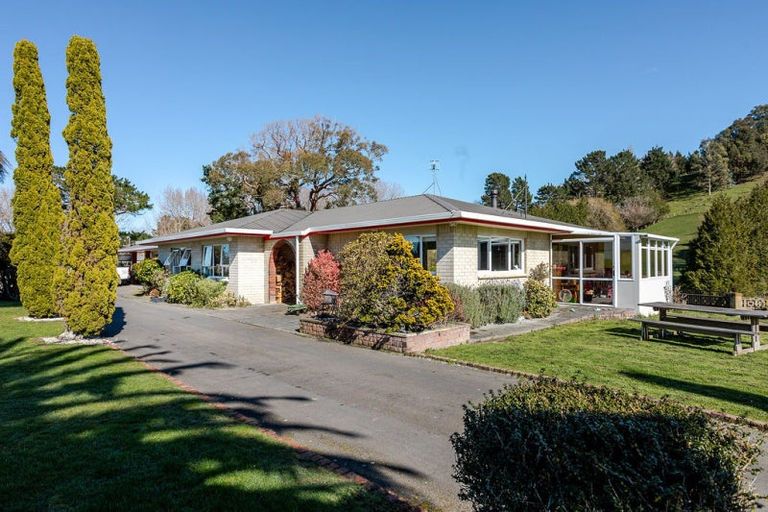 Photo of property in 208 Adelaide Road, Dannevirke, 4930